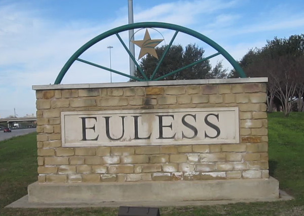Welcome sign for Euless, TX